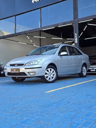 FORD FOCUS 2.0 GHIA SEDAN 16V GASOLINA 4P AUTOMÁTICO